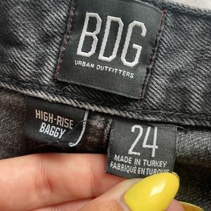 BDG Urban Outfitters High-Rise Baggy black ripped jeans size 24